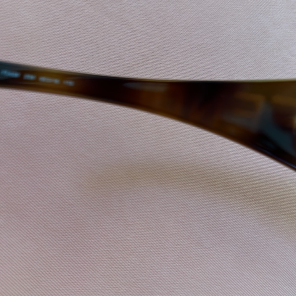 New Fendi Oversized Brown/Gold Sunglasses. - Picture 10 of 10